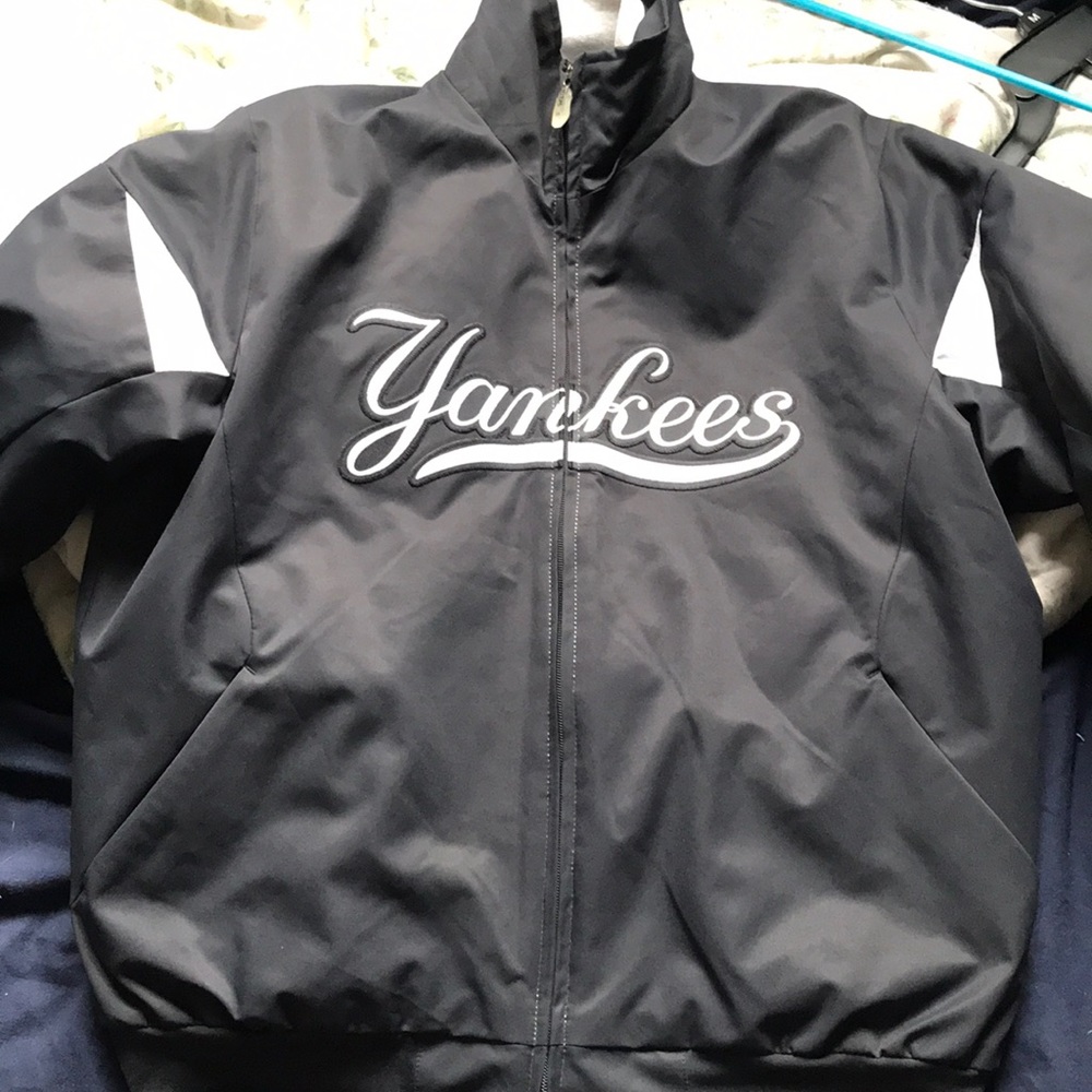 PERFECT CONDITION Yankees Puffer Jacket